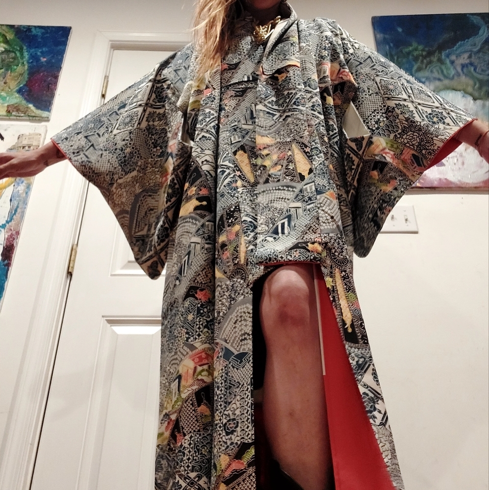 Antique Japanese silk Art Deco kimono w/ psychedelic geometric floral design